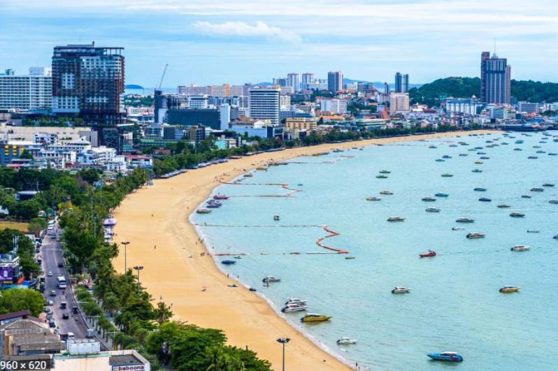 The Base Central Pattaya Quiet King-Bed With Infinity Pool & Free Netflix! ภายนอก รูปภาพ